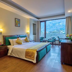Double Room Mountain View